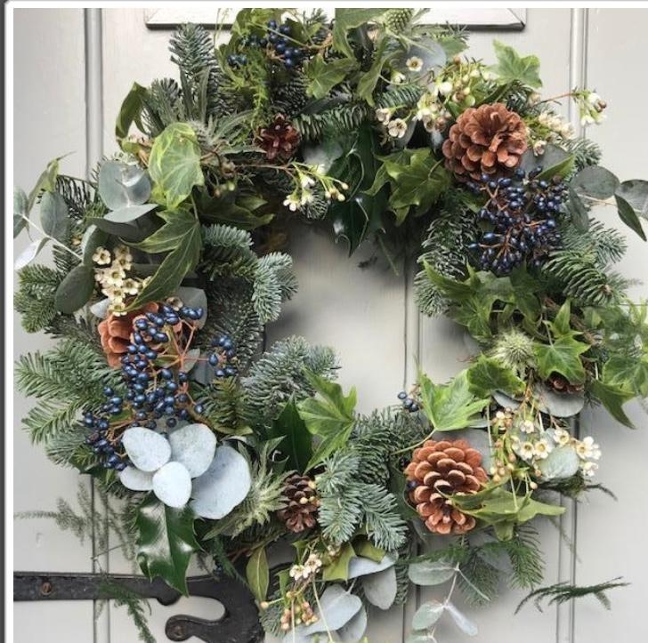 FESTIVE DOOR WREATH