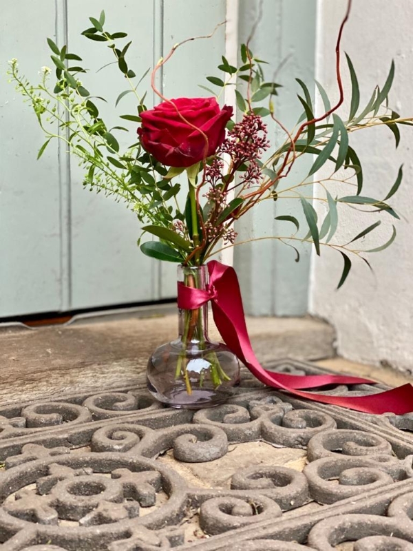 SINGLE RED ROSE VASE