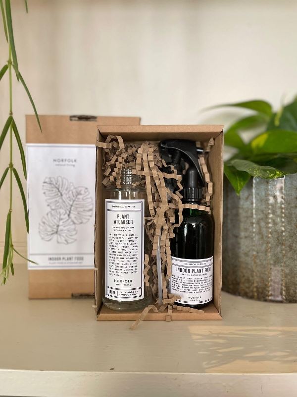 PLANT FOOD AND ATOMISER SET