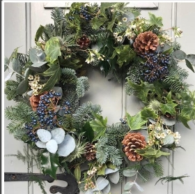FESTIVE DOOR WREATH