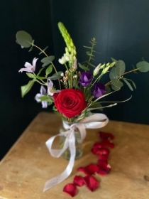 RED ROSE BEDSIDE VASE