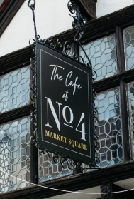 Christmas Wreath Workshop at Cafe No.4